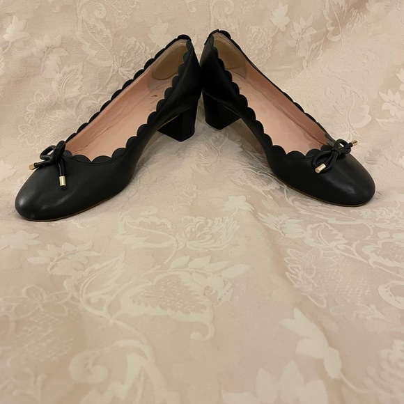 Kate Spade Yasmin leather scallop pump black leather 9 - Picture 2 of 5